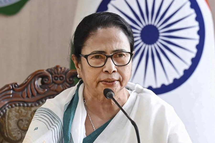 CM Mamata Banerjee is not happy with illegal encroachment of Government land dgtl