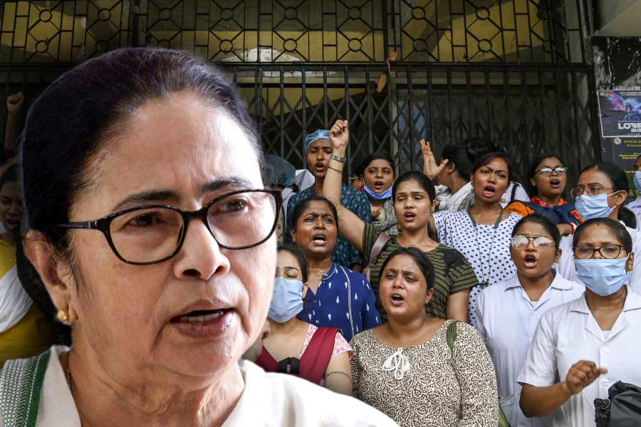 Mamata Banerjee request to all junior doctors for back to work