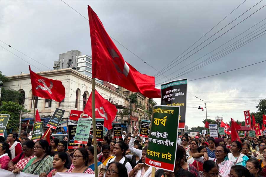 মিছিলের দৃশ্য।