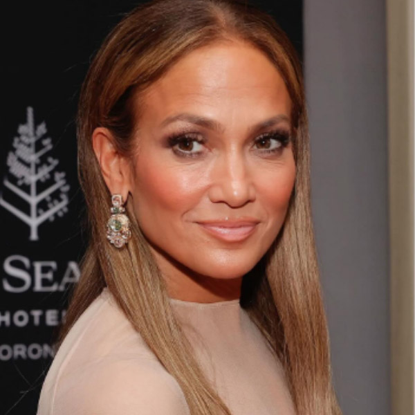 সব্যসাচীর গয়নায় জেনিফার লোপেজ়।