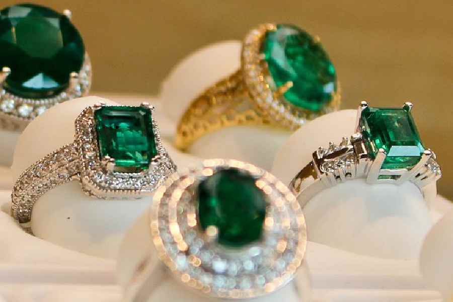 Unknown facts about green emerald