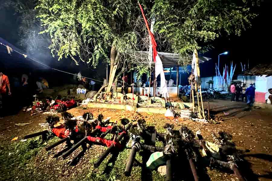 Court in baster at a temple holds Gods guilty and punishes them 