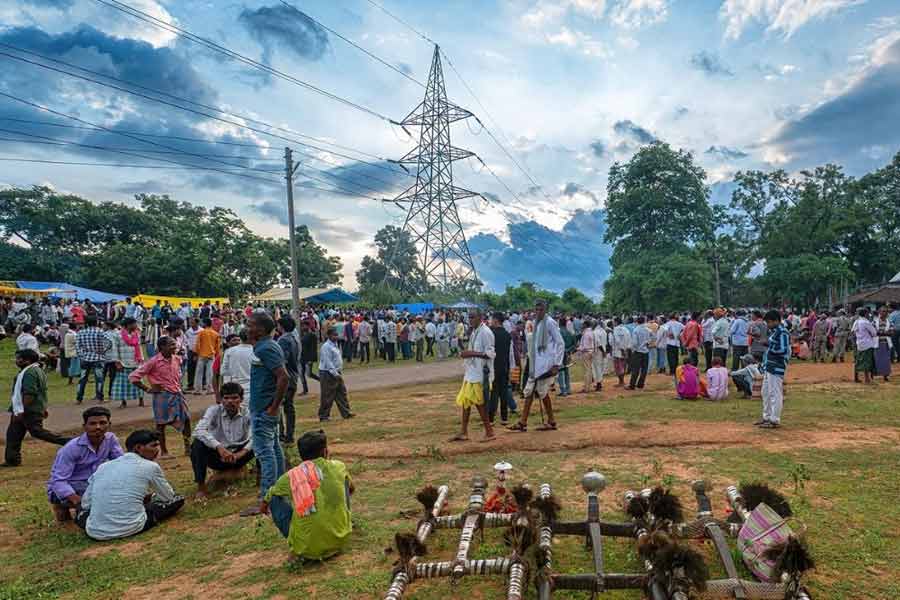 Court in baster at a temple holds Gods guilty and punishes them 