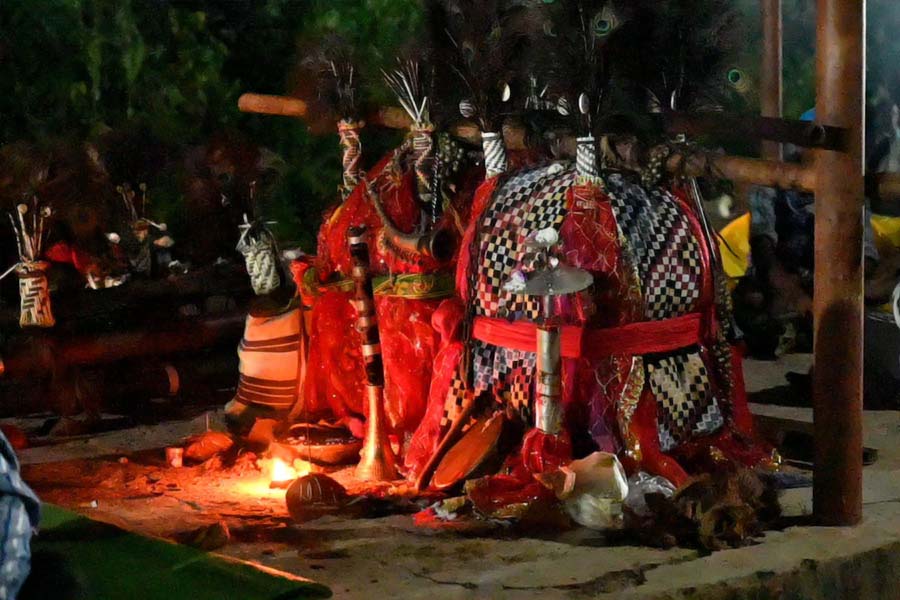 Court in baster at a temple holds Gods guilty and punishes them 