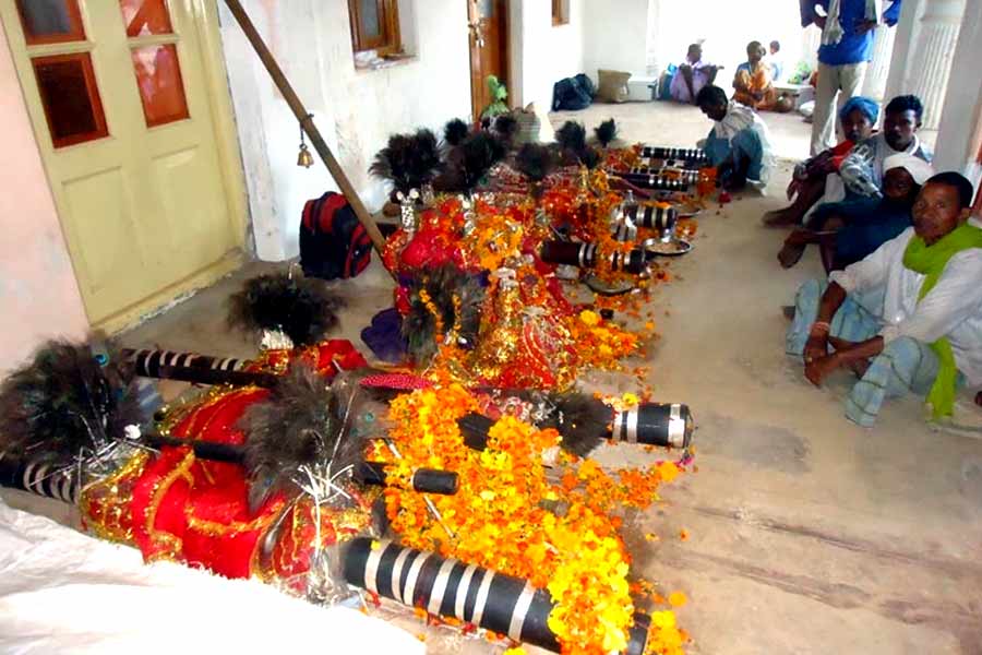 Court in baster at a temple holds Gods guilty and punishes them 