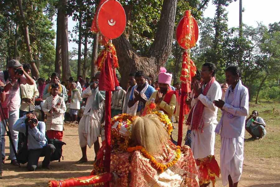 Court in baster at a temple holds Gods guilty and punishes them 