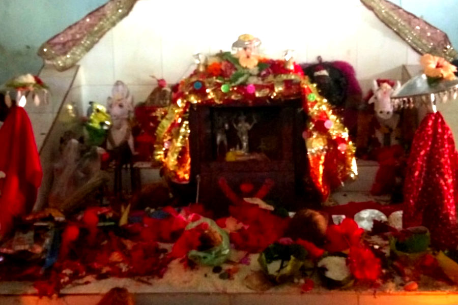 Court in baster at a temple holds Gods guilty and punishes them 