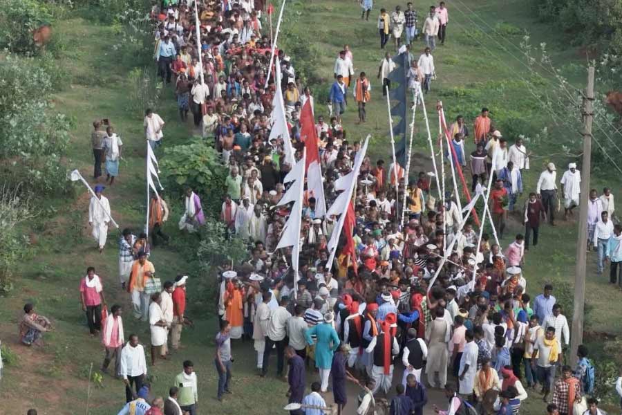 Court in baster at a temple holds Gods guilty and punishes them 