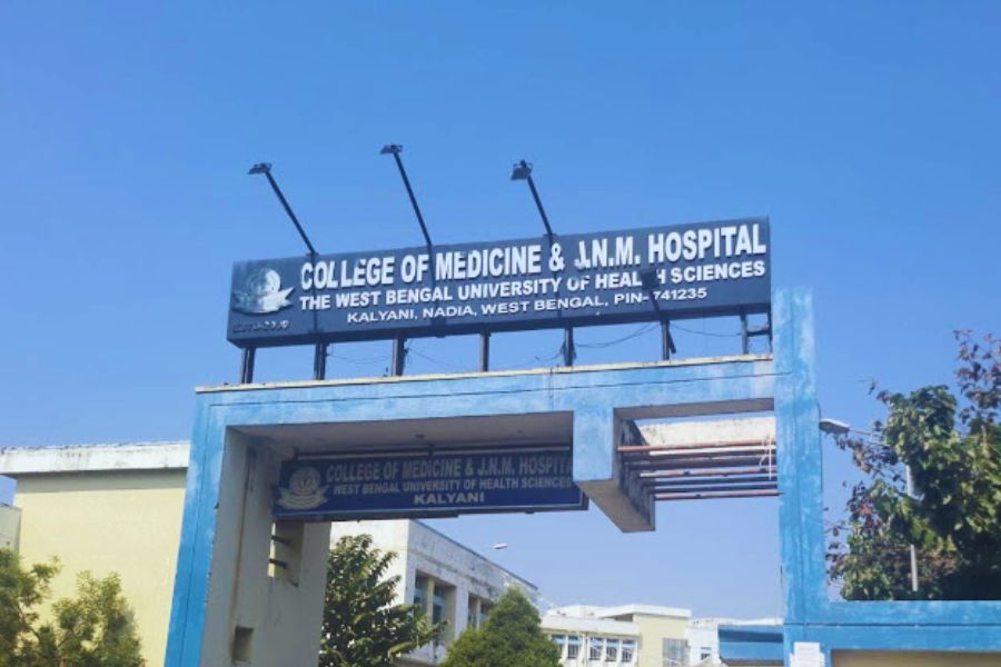 Junior Doctors of JNM hospital will continue their work beside the protest on R G Kar issue