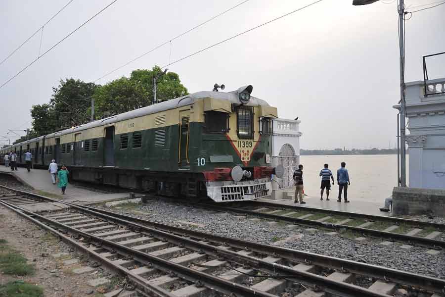 Eastern railway planned to restricted circular train movement due to immersion of Ganesh and Viswakarma