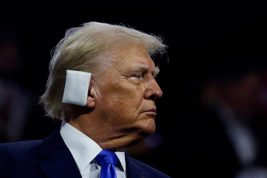 Donald Trump threatens of imposing 100% tariff to defend dollar dominance 