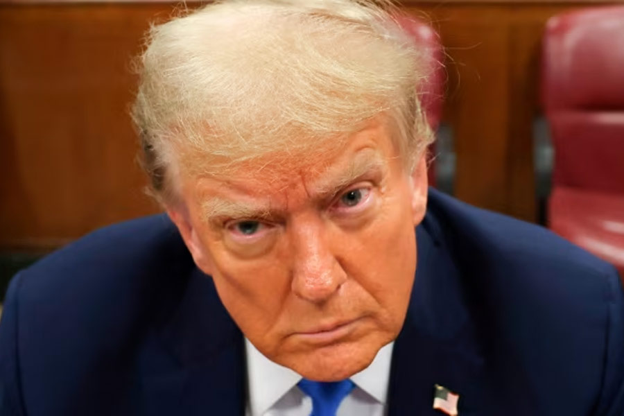 Donald Trump threatens of imposing 100% tariff to defend dollar dominance 