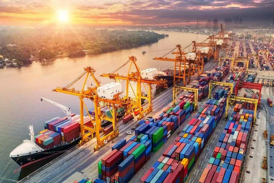 Donald Trump threatens of imposing 100% tariff to defend dollar dominance 