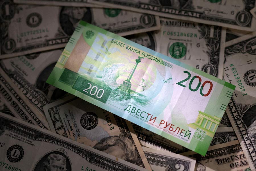 Donald Trump threatens of imposing 100% tariff to defend dollar dominance 