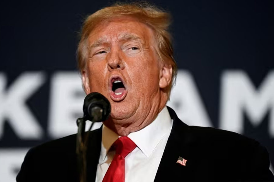 Donald Trump threatens of imposing 100% tariff to defend dollar dominance 