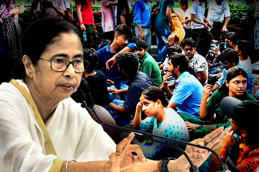 CM Mamata Banerjee called junior doctors for a meeting in Nabanna