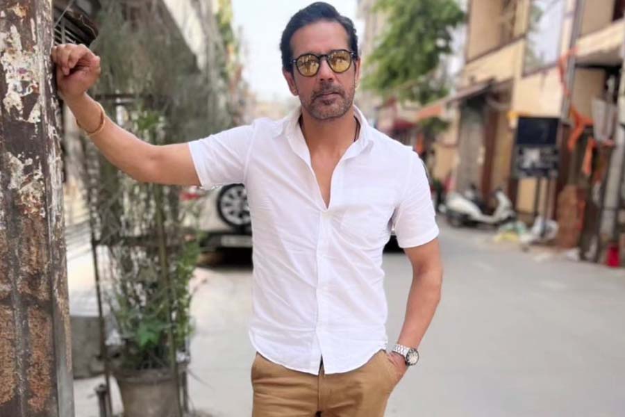 Meet actor Anup Soni, who flopped in bollywood, had no works for six years