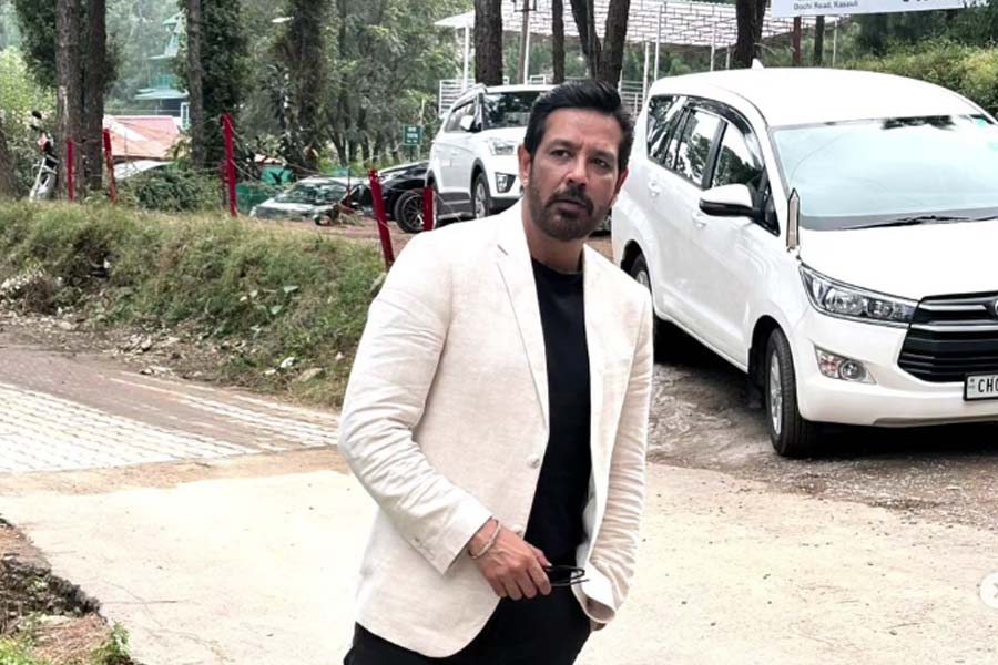 বলিপাড়ার গুঞ্জন, ‘মির্গ’ নামে একটি হিন্দি ছবিতে অভিনয় করছেন অনুপ। চলতি বছরেই ছবিটি মুক্তি পেতে পারে বলে জানা গিয়েছে।