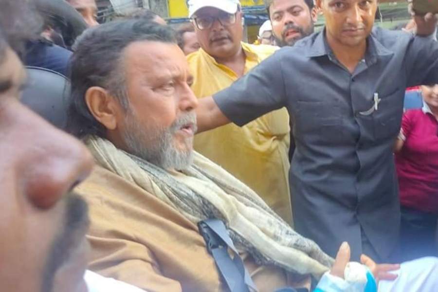 Actor Mithun Chakraborty joined the RG Kar Hospital incident protest march with a broken arm