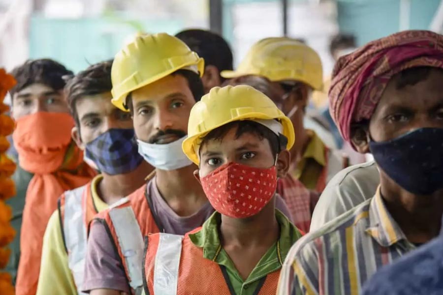 Israel seeks 10 thousand construction workers and 5 thousand caregivers from India, offering a huge salary 