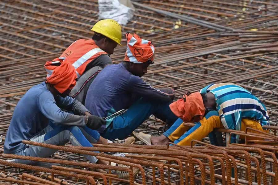 Israel seeks 10 thousand construction workers and 5 thousand caregivers from India, offering a huge salary 