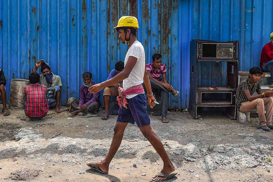 Israel seeks 10 thousand construction workers and 5 thousand caregivers from India, offering a huge salary 