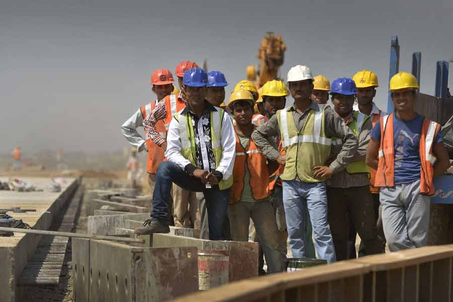 Israel seeks 10 thousand construction workers and 5 thousand caregivers from India, offering a huge salary 