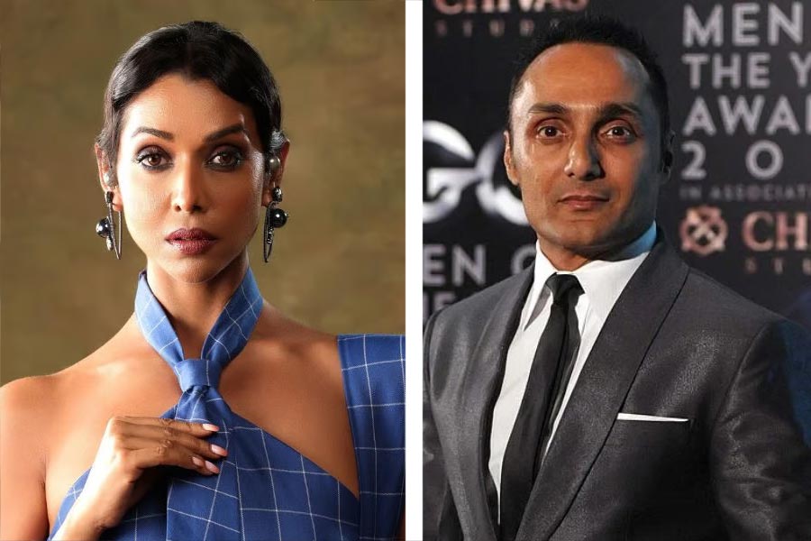 Actress Anupriya Goenka says it was difficult to act in bold scenes with Rahul Bose