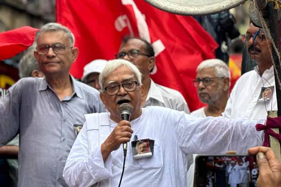 মিছিলে বিমান বসু।