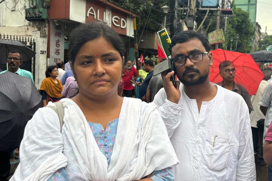 লালবাজার অভিযানে মিনাক্ষী মুখোপাধ্যায়।