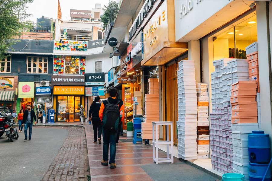 Khan market of Delhi, largest retail market what makes it so expensive