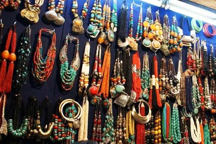 Khan market of Delhi, largest retail market what makes it so expensive