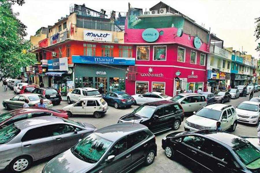 Khan market of Delhi, largest retail market what makes it so expensive