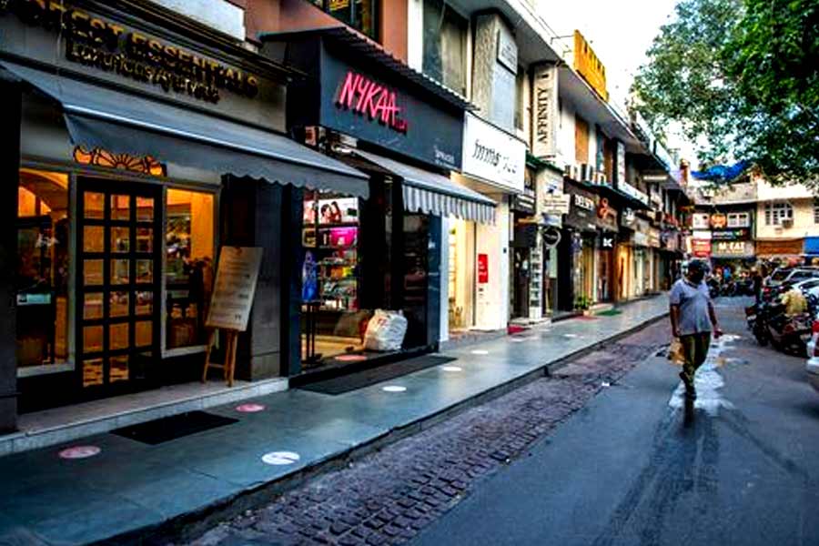 Khan market of Delhi, largest retail market what makes it so expensive