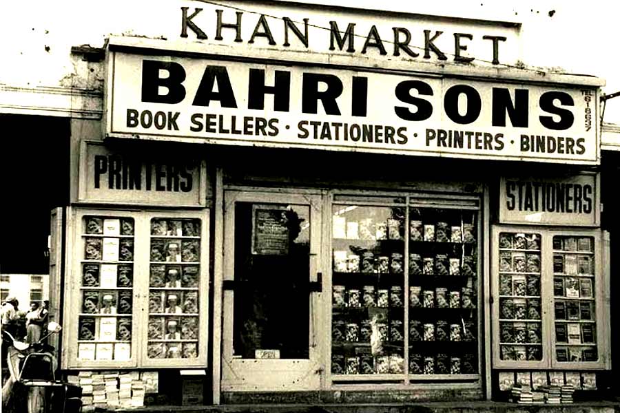 Khan market of Delhi, largest retail market what makes it so expensive