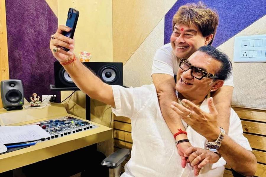 Image Of Jeet Ganguly, Abhijeet Bhachattarya