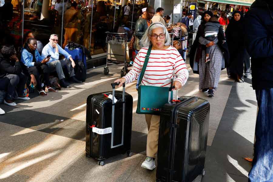 Kenyan court has issued a temporary injunction halting Adani 