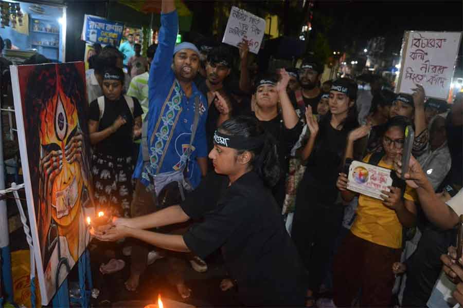 আর জি কর কাণ্ডের প্রতিবাদ। কাটোয়ায় শনিবার।