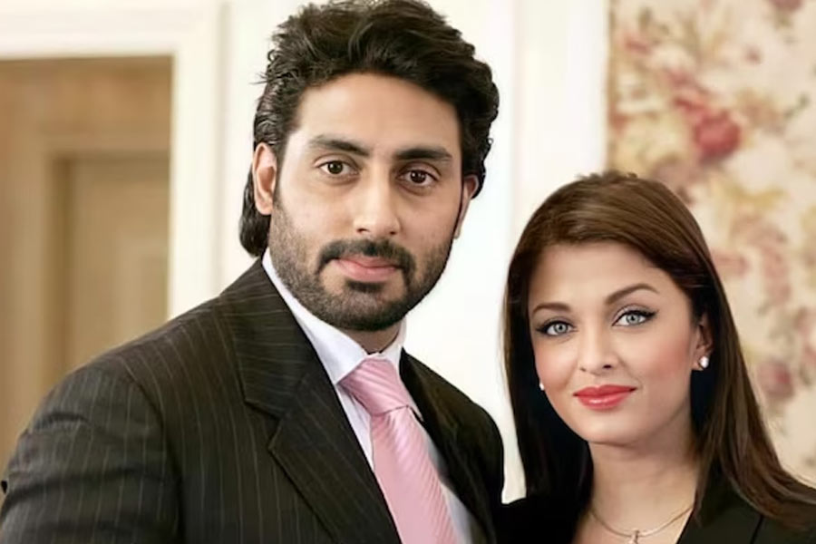 Aishwarya Rai and bachchan abhishek bachchan divorce rumor seems untrue as actress gives hint