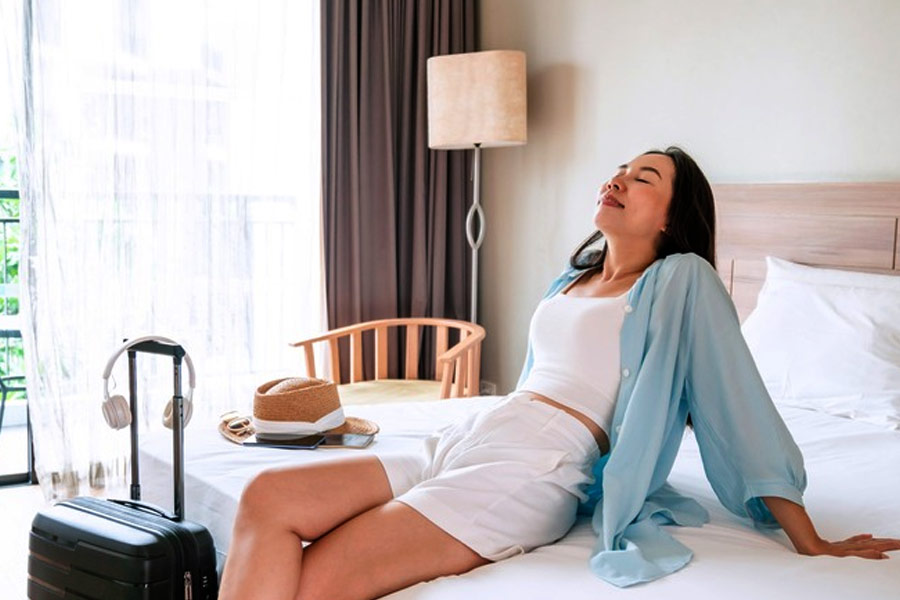 From books to charger, dress, things people have left behind hotel rooms