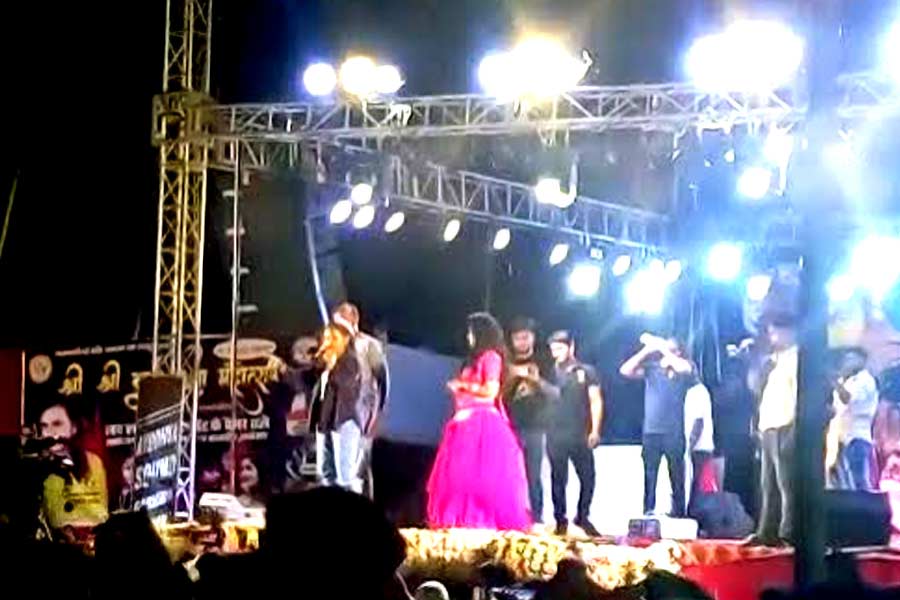 Kolkata cultural programme organisers are facing tough time before Durga Puja for ongoing RG Kar protest