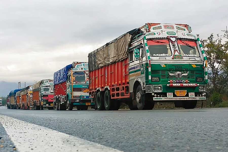 To detect overloading trucks in National Highway E-detection service will be introduced in Bengal