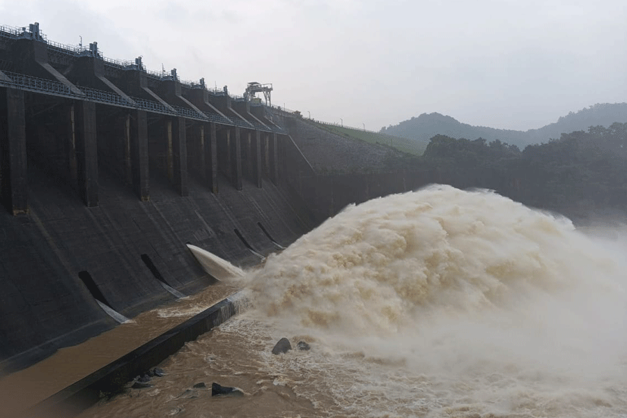 মঙ্গলবার সকাল থেকে আরও জল ছাড়ার সিদ্ধান্ত ডিভিসির।