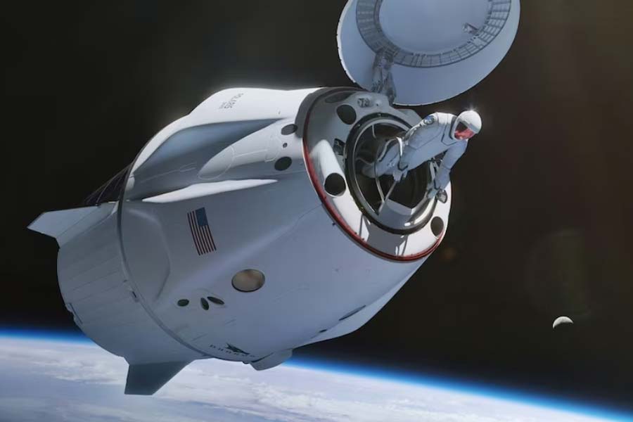 School dropout, billionaire Jared Isaacman walks into space 