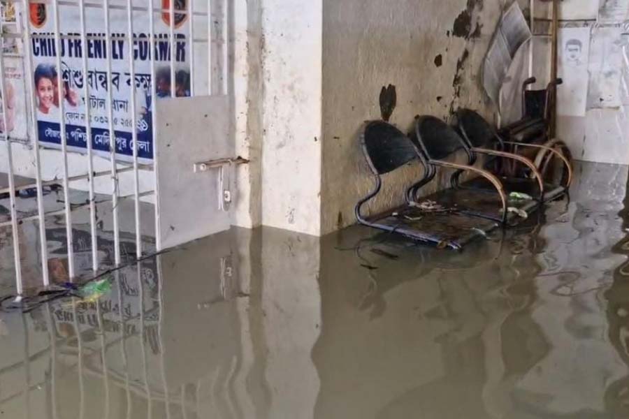 থানার ভিতরেও ঢুকেছে জল।