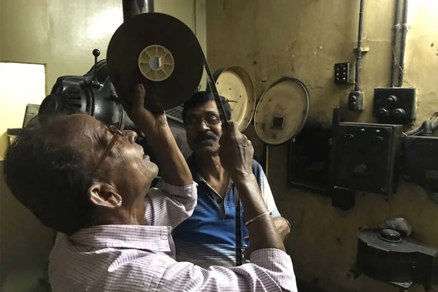 Industry buzz suggests eminent Basusree cinema hall of Kolkata is going to be sold