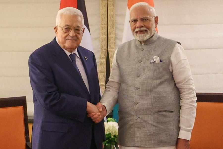 Narendra Modi meets Palestinian President Mahmoud Abbas and expresses deep concern over Gaza situation dgtl