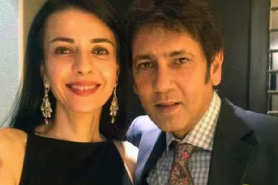 কিন্তু বিজয়েতা নন, অন্য এক নারীর কারণে রিমার সঙ্গে বিয়ে ভেঙেছিলেন কুমার। সম্প্রতি এক সাক্ষাৎকারে এমনটাই দাবি করেন বিজয়েতা। রিমার সঙ্গে বাগ্‌দানের পর বিজয়েতাকে বিয়ের প্রতিশ্রুতি দিয়েছিলেন কুমার, তা-ও জানান বিজয়েতা।