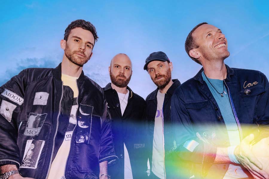 সংবাদমাধ্যম হিন্দুস্তান টাইমের প্রতিবেদন অনুযায়ী, ভায়াগোগোতে ১৮ জানুয়ারির শোয়ের টিকিট ৩৮ হাজার থেকে তিন লক্ষ টাকায় বিক্রির বিজ্ঞাপন দেওয়া হচ্ছে। কোল্ডপ্লের শোয়ে ডিওয়াই পাতিল স্টেডিয়ামের ‘লাউঞ্জ’ বিভাগের টিকিটের দাম ‘বুক মাই শো’য়ে ধার্য করা হয়েছিল ৩৫ হাজার। সেই একই টিকিট ভায়াগোগোতে তিন লক্ষ থেকে সাত লক্ষ টাকায় বিক্রির বিজ্ঞাপন দেওয়া হয়েছে। অবশ্য সংস্থার তরফে বিবৃতি জারি করে এই পরিস্থিতির ব্যাখ্যাও দেওয়া হয়েছে।