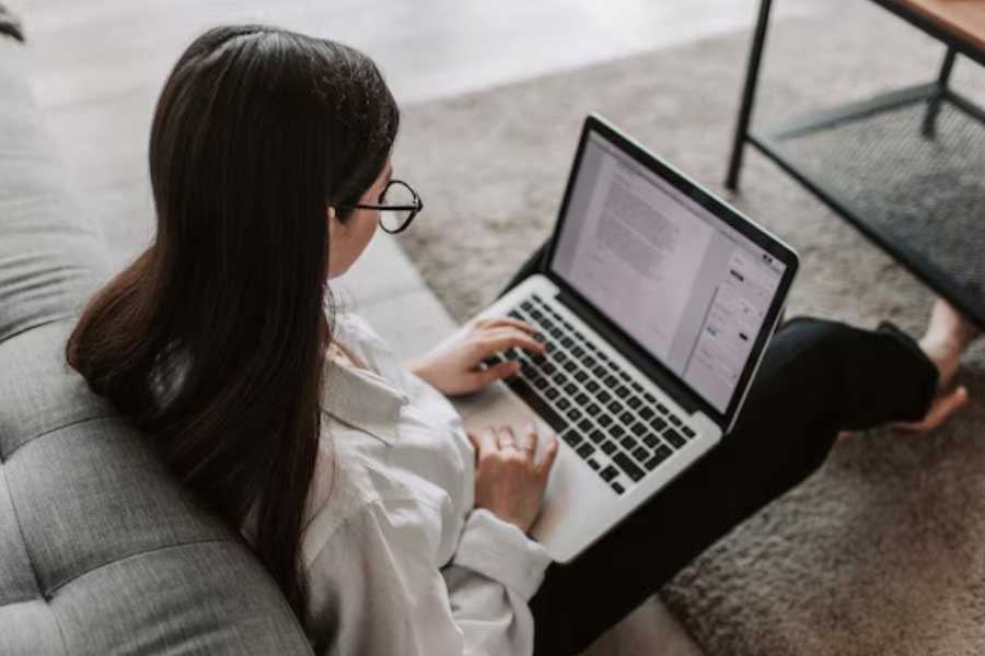 New trend in office, what are the benefits of hot desking 